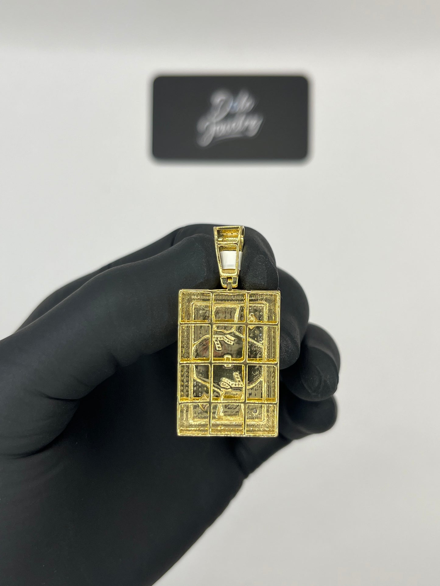 King Card Pendant